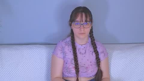 Tessa online show from April 23, 2026, 2:52 pm