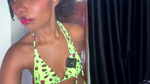 Snapshot of dolldol18 chatting on November 1, 2025, 7:49 pm Doll online show from November 1, 2025, 7:49 pm