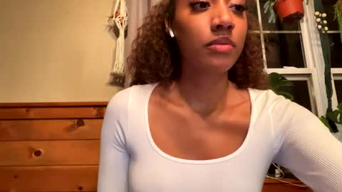 Princess DollfaceBeauty online show from October 5, 2025, 2:10 am