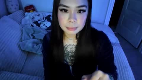 DOLLLFACE online show from February 27, 2026, 2:33 am