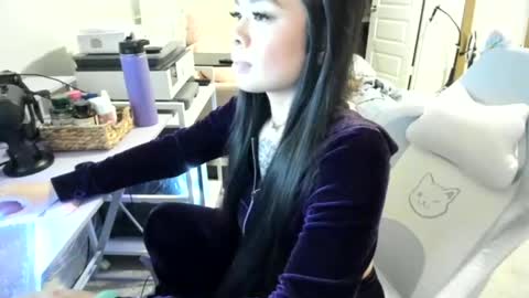 DOLLLFACE online show from March 7, 2026, 2:08 am