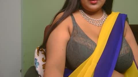 dolly_2 online show from April 15, 2026, 3:57 am