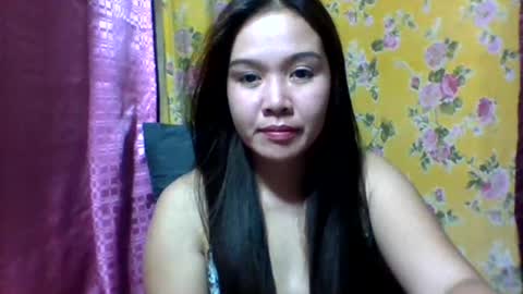 Snapshot of dolly_jane34 chatting on October 28, 2025, 10:19 am dolly_jane34 online show from October 28, 2025, 10:19 am