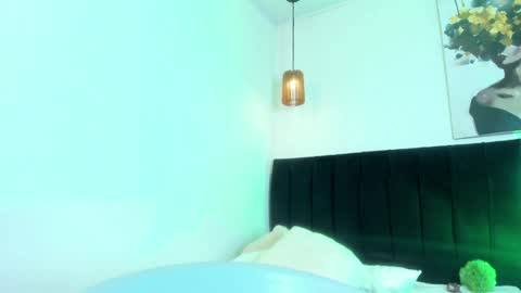 Snapshot of dolly_zoe chatting on May 15, 2026, 1:56 am Call me Zoe online show from May 15, 2026, 1:56 am