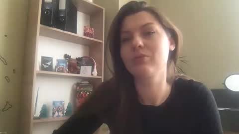 DollyRoma online show from December 16, 2025, 9:47 am