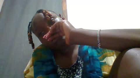 Snapshot of dollyvee chatting on November 28, 2025, 3:14 pm dollyvee online show from November 28, 2025, 3:14 pm