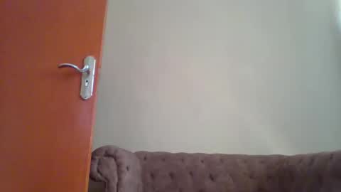 dollyvee online show from June 7, 2026, 11:47 am
