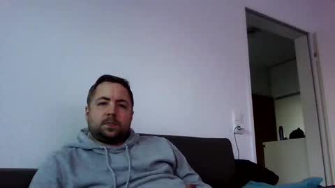 dombio_12 online show from February 21, 2025, 3:43 pm