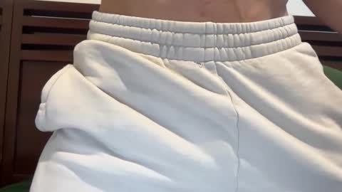 Dom online show from December 19, 2025, 10:50 pm