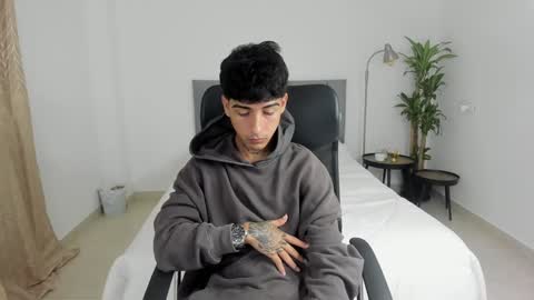 Snapshot of domi_master chatting on February 26, 2025, 1:43 am MASTER online show from February 26, 2025, 1:43 am