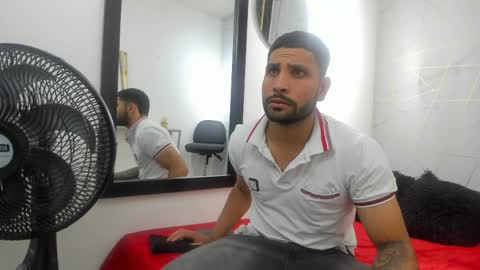 Snapshot of dominantwolf_ chatting on April 4, 2026, 12:13 pm online show from April 4, 2026, 12:13 pm