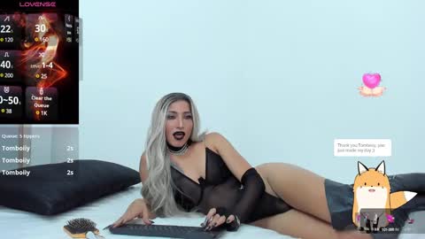 Snapshot of dominatrix_camila chatting on January 3, 2025, 9:25 am Camila Roushell online show from January 3, 2025, 9:25 am