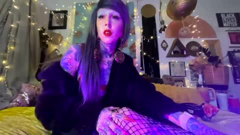 Snapshot of dominatrixmars chatting on December 27, 2024, 4:26 am Dominatrix Esther Mars online show from December 27, 2024, 4:26 am