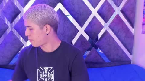 DOMI online show from April 8, 2026, 3:28 am