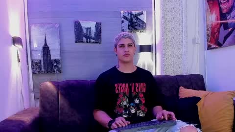 DOMI online show from April 12, 2026, 3:11 am