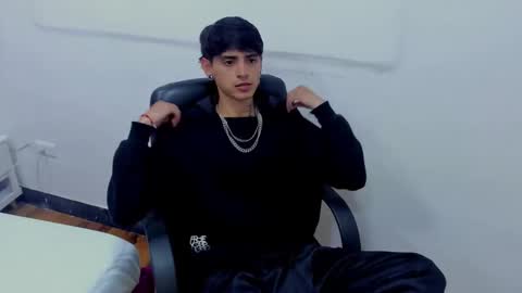 Snapshot of dominic_foox chatting on February 6, 2026, 12:19 pm Dominic foox online show from February 6, 2026, 12:19 pm