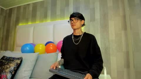 Snapshot of dominic_foox chatting on February 14, 2026, 2:03 pm Dominic foox online show from February 14, 2026, 2:03 pm