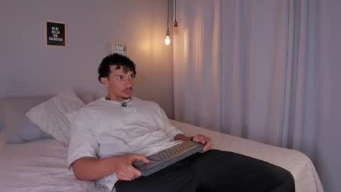 Dominik Drake online show from April 21, 2026, 12:22 pm
