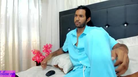 dominikx_ online show from February 19, 2026, 12:01 pm