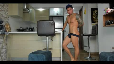 Snapshot of dominiofit chatting on February 12, 2025, 7:13 pm Only fans Ronnie col---InstaRonniecolleman online show from February 12, 2025, 7:13 pm