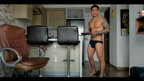 Snapshot of dominiofit chatting on February 23, 2025, 6:34 pm Only fans Ronnie col---InstaRonniecolleman online show from February 23, 2025, 6:34 pm
