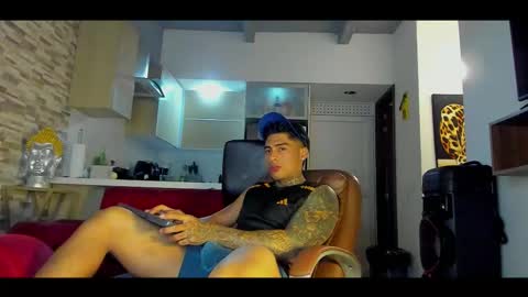 Snapshot of dominiofit chatting on October 15, 2025, 2:22 am Only fans Ronnie col---InstaRonniecolleman online show from October 15, 2025, 2:22 am