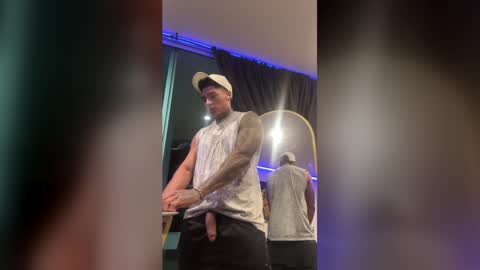 Only fans Ronnie col---InstaRonniecolleman  online show from April 5, 2026, 2:09 am