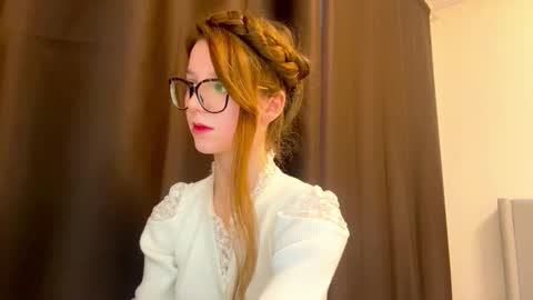 Kira online show from February 24, 2026, 1:42 pm