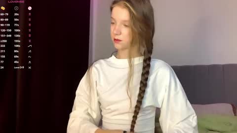 Kira online show from April 30, 2026, 2:51 am