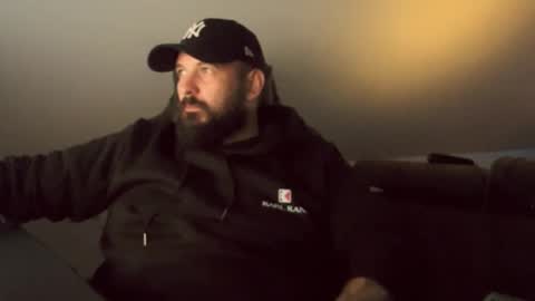 donchriiis online show from December 3, 2025, 7:45 pm