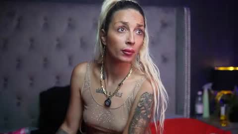  Donna  online show from June 15, 2026, 7:38 pm