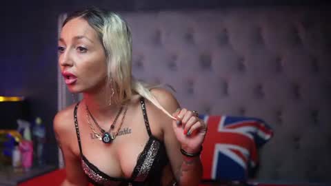  Donna  online show from June 26, 2026, 8:02 pm