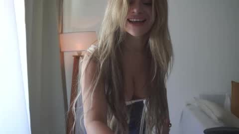 Donatella online show from October 16, 2025, 12:06 pm