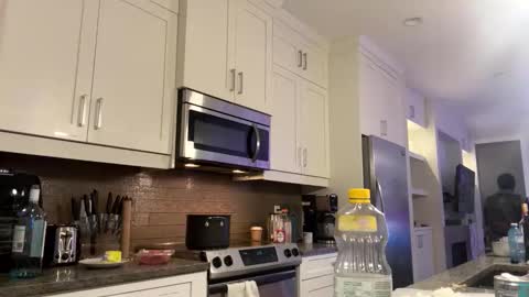 Donny online show from November 15, 2025, 9:17 am