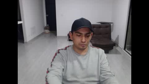 Snapshot of donovandirty chatting on October 28, 2025, 6:39 am donovandirty online show from October 28, 2025, 6:39 am