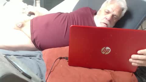 cummingdoouug online show from April 1, 2026, 8:28 pm