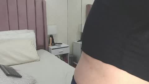 Snapshot of dorettaacreman chatting on April 13, 2026, 12:32 pm Anny online show from April 13, 2026, 12:32 pm