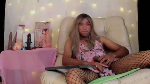 Nicolle online show from December 26, 2024, 11:24 pm