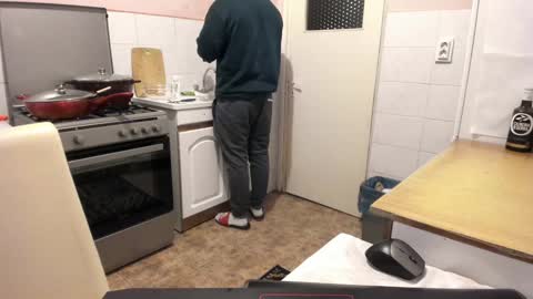 Snapshot of doriancretu95 chatting on December 5, 2024, 5:37 am menu below online show from December 5, 2024, 5:37 am