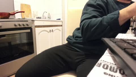 Snapshot of doriancretu95 chatting on December 17, 2024, 6:42 pm menu below online show from December 17, 2024, 6:42 pm