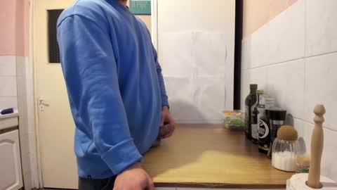 Snapshot of doriancretu95 chatting on December 23, 2024, 12:19 pm menu below online show from December 23, 2024, 12:19 pm