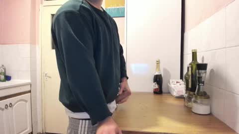 menu  below online show from November 17, 2025, 2:06 am