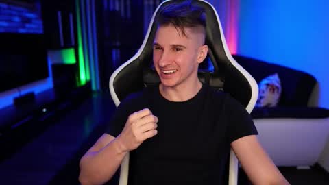 Dorian Reyes online show from September 29, 2025, 10:47 pm