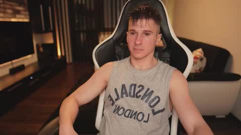 Dorian Reyes online show from December 16, 2025, 11:10 pm