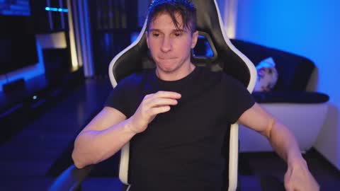 Dorian Reyes online show from January 11, 2026, 12:04 am