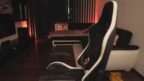 Dorian Reyes online show from February 16, 2026, 12:18 am