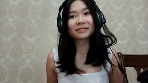 YuKi  online show from October 14, 2025, 10:05 am