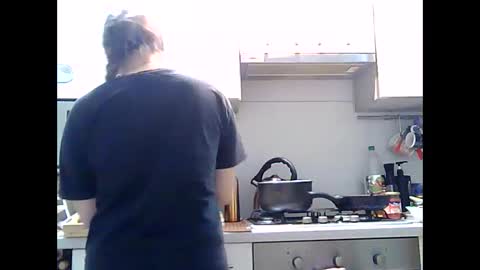 Snapshot of dorrie_ann chatting on December 31, 2024, 8:34 pm Dorrie Ann online show from December 31, 2024, 8:34 pm