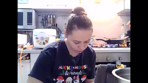 Snapshot of dorrie_ann chatting on January 8, 2025, 7:03 pm Dorrie Ann online show from January 8, 2025, 7:03 pm