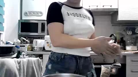 Snapshot of dorrie_ann chatting on February 4, 2025, 6:38 pm Dorrie Ann online show from February 4, 2025, 6:38 pm